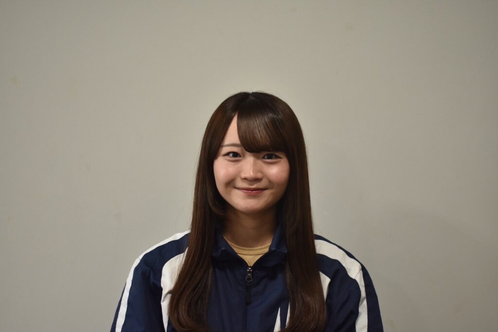 生川真緒